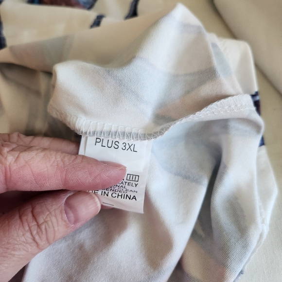 Ana And Rose White Blouse with Black Floral Embroidery. Size 3x But Runs Like 1X - Picture 7 of 7